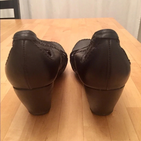 Cute, Classy, Vintage-looking Black  Heels from Naturalizer - Picture 14 of 16